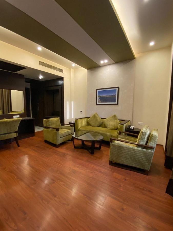 Four Points By Sheraton Srinagar Экстерьер фото