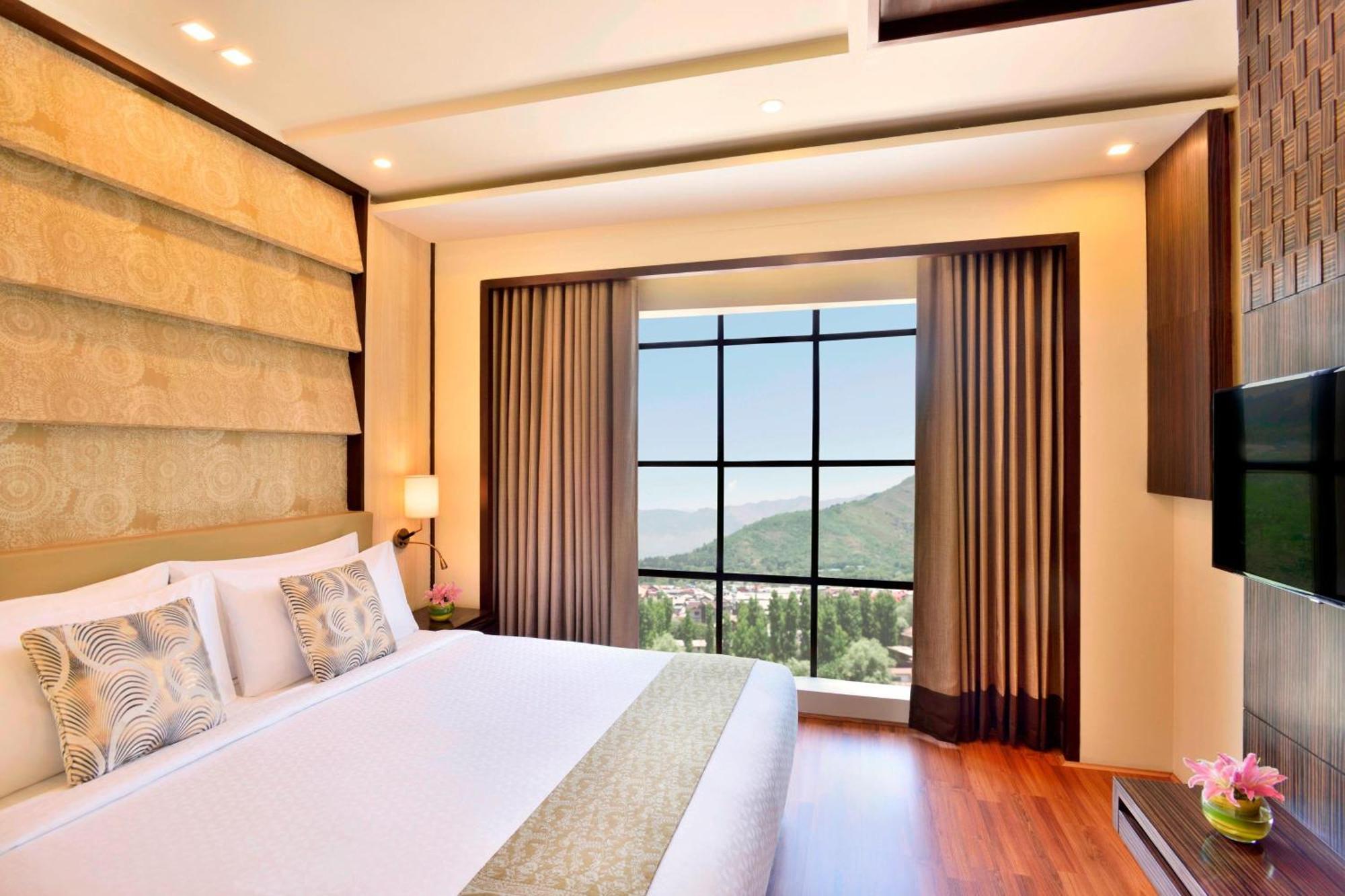Four Points By Sheraton Srinagar Экстерьер фото